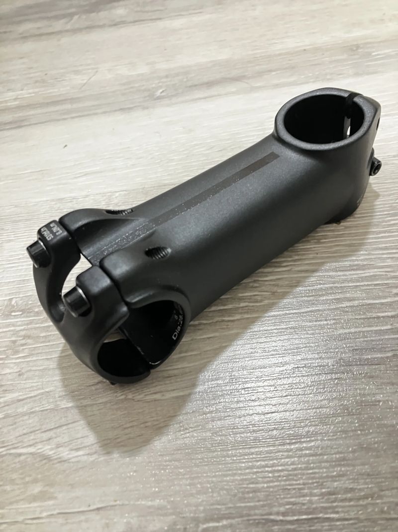 NOVÝ představec Giant Contact 10° - 100 mm