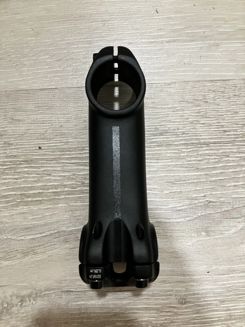 NOVÝ představec Giant Contact 10° - 100 mm