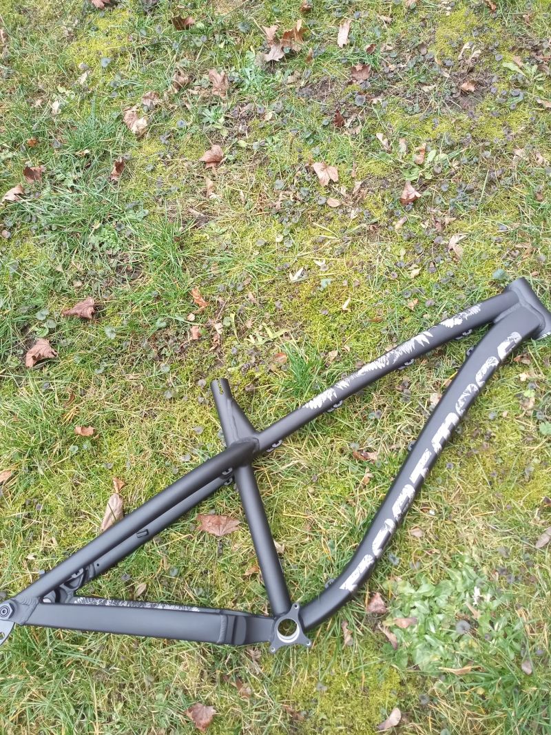 Dartmoor Hornet Rám+ vidlice Rock shox 35 