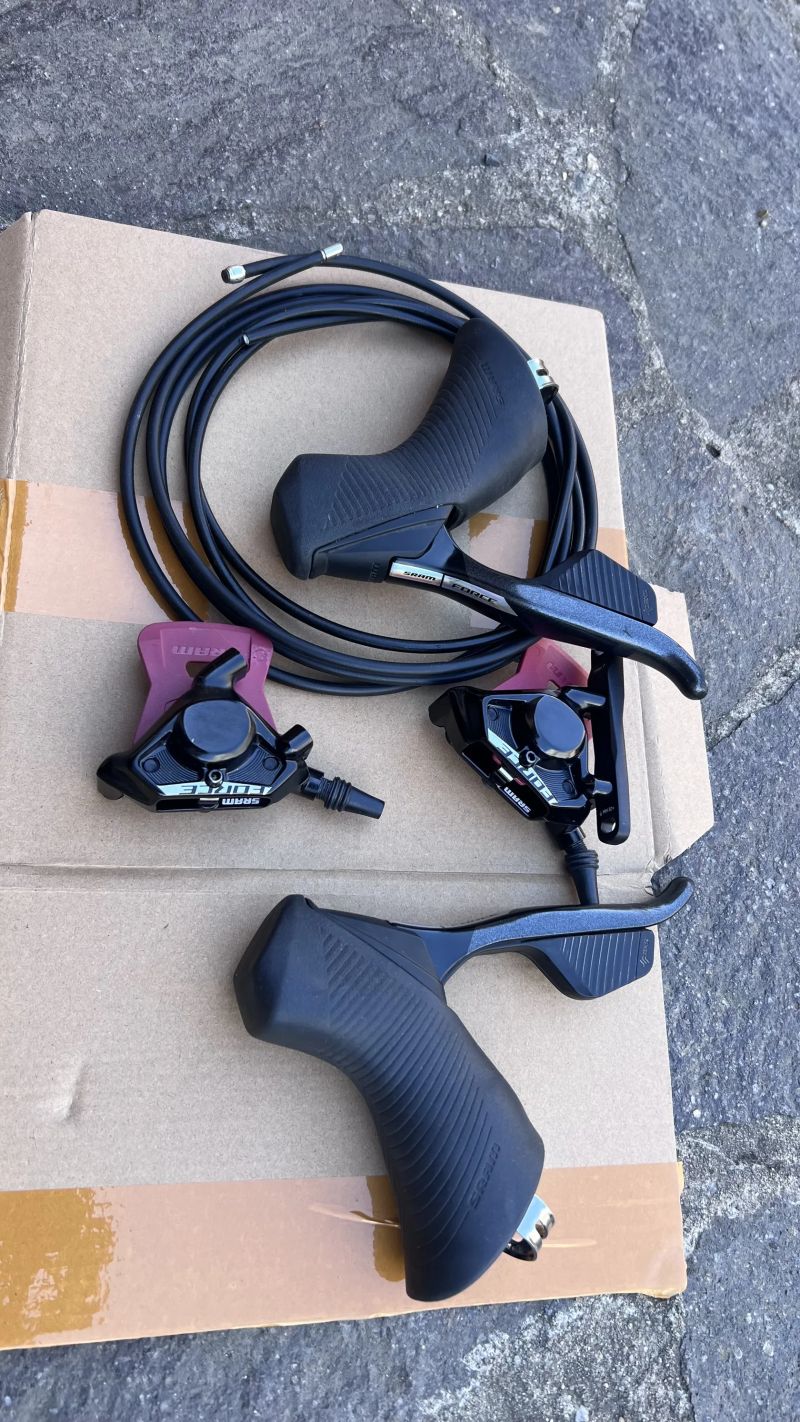 Sram FORCE AXS D2 brzdy