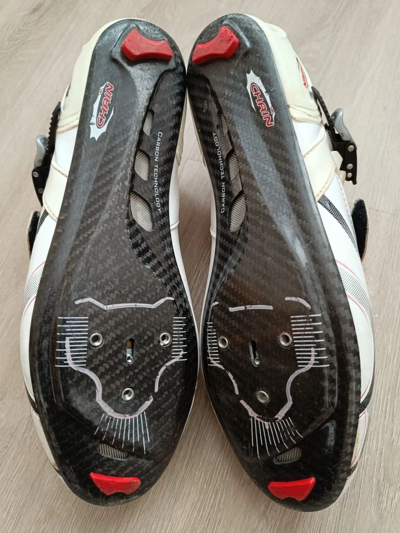 Silniční tretry Chain Carbon