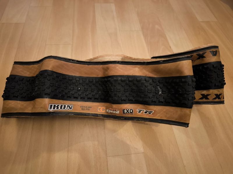 Maxxis Crosmark + Ikon