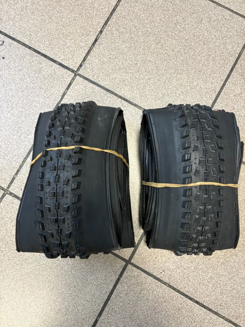 Maxxis Forekaster 29x2.6