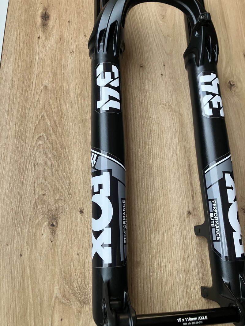 Vidlice FOX 34 Performance Elite Grip2 140mm 29" offset44mm osa15x110 