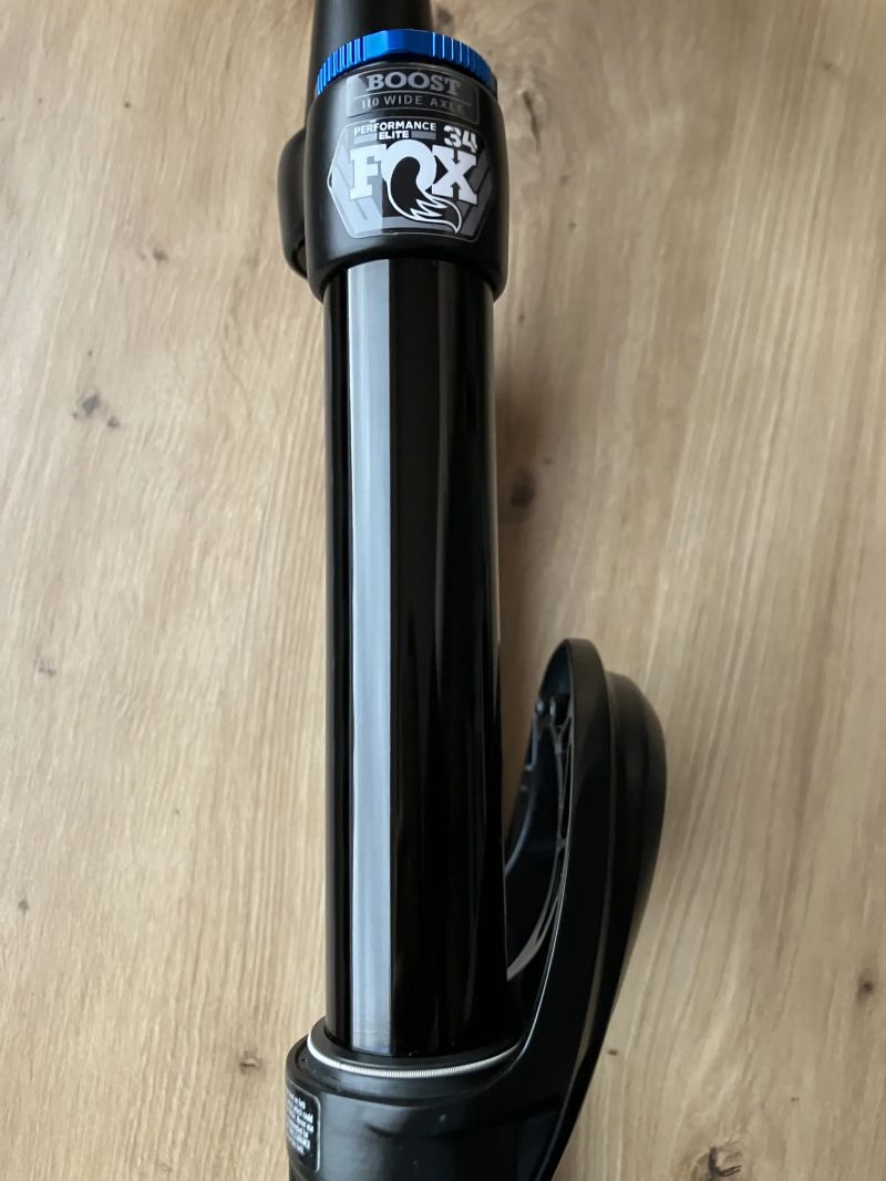 Vidlice FOX 34 Performance Elite Grip2 140mm 29" offset44mm osa15x110 