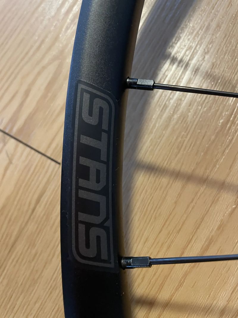 Stan’s NoTube Crest S2