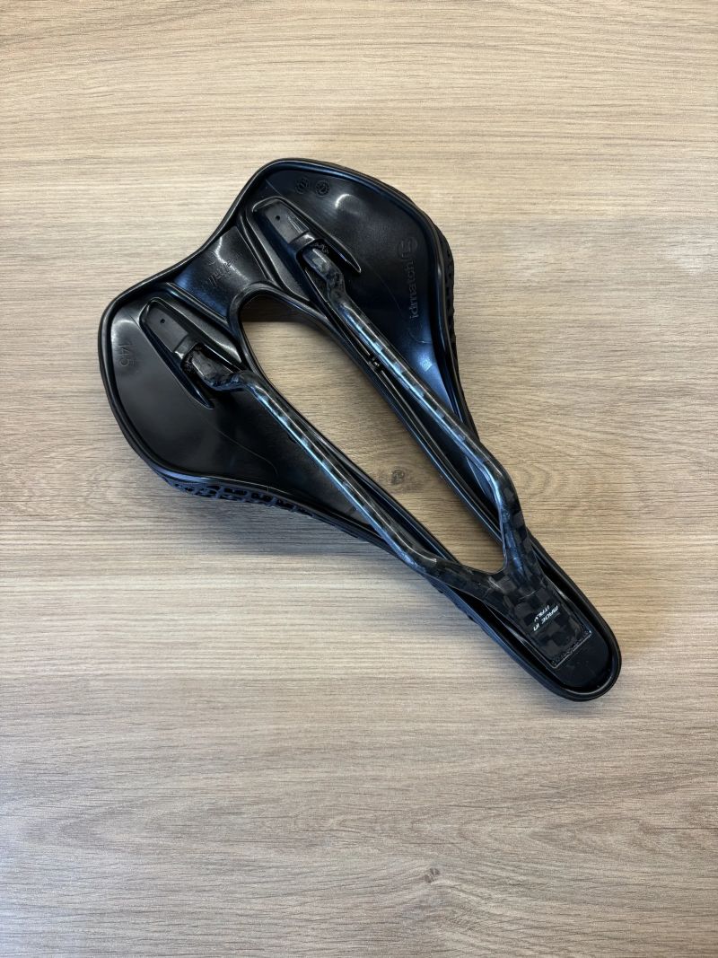 sedlo - SELLE ITALIA SLR Boost Superflow 3D CARBON - černé 171g