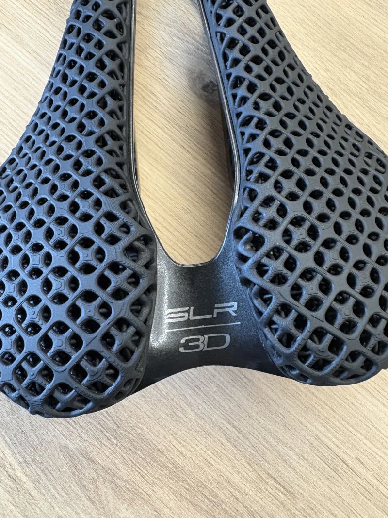 sedlo - SELLE ITALIA SLR Boost Superflow 3D CARBON - černé 171g