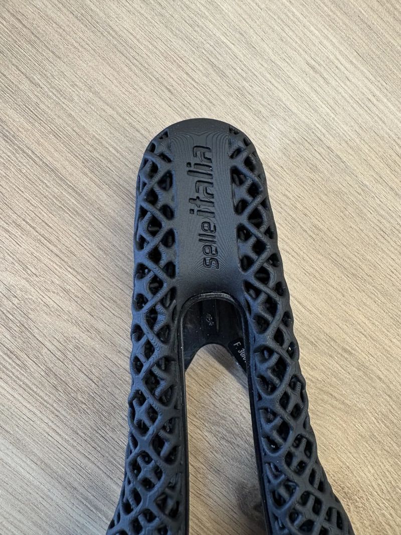 sedlo - SELLE ITALIA SLR Boost Superflow 3D CARBON - černé 171g