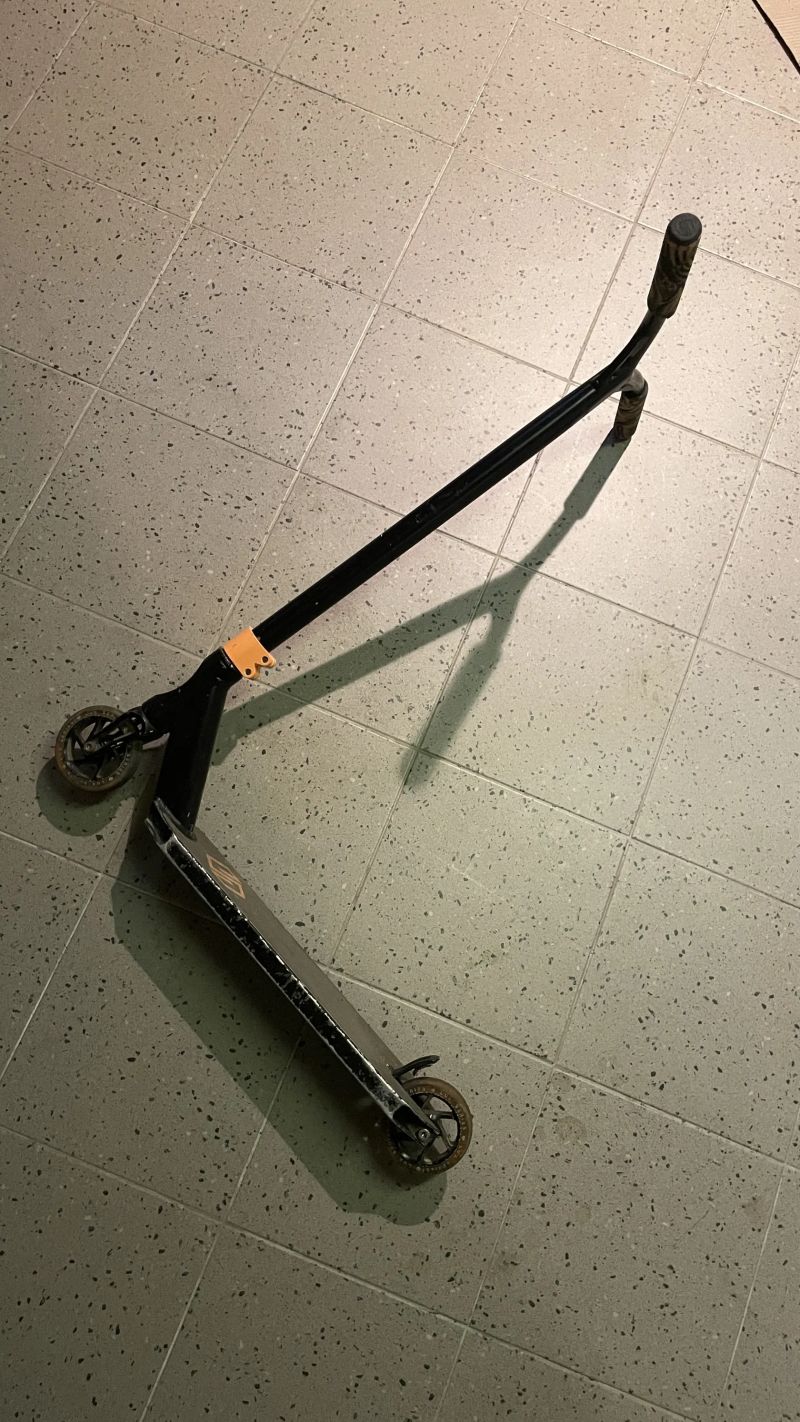 Freestyle koloběžka Striker – park, dobrý stav“