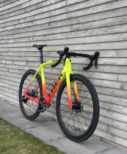 Trek Émonda SLR 9 (2024) | SRAM RED