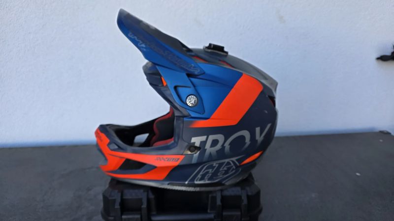 Troy Lee Designs d4 composite M 