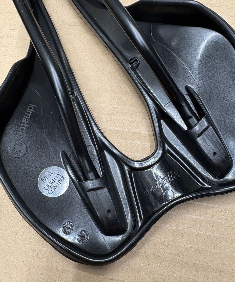 sedlo - Selle Italia SLR Boost Superflow L3 - černé 185g