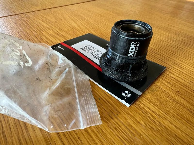 Komponenty na silniční kolo - Sram AXS Rival 2x12, Force D1, ořech ZIPP XDR XPLR, Cannondale C1