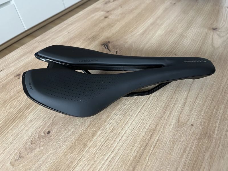 Sedlo Giant Approach 145 mm