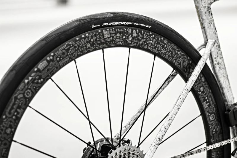 Specialized S-Works Tarmac SL8, Sram Red AXS2x12, Powermeter, Mavic Limited Edition