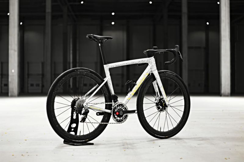 Specialized S-Works Tarmac SL8, Sram Red AXS2x12, Powermeter, Mavic Limited Edition