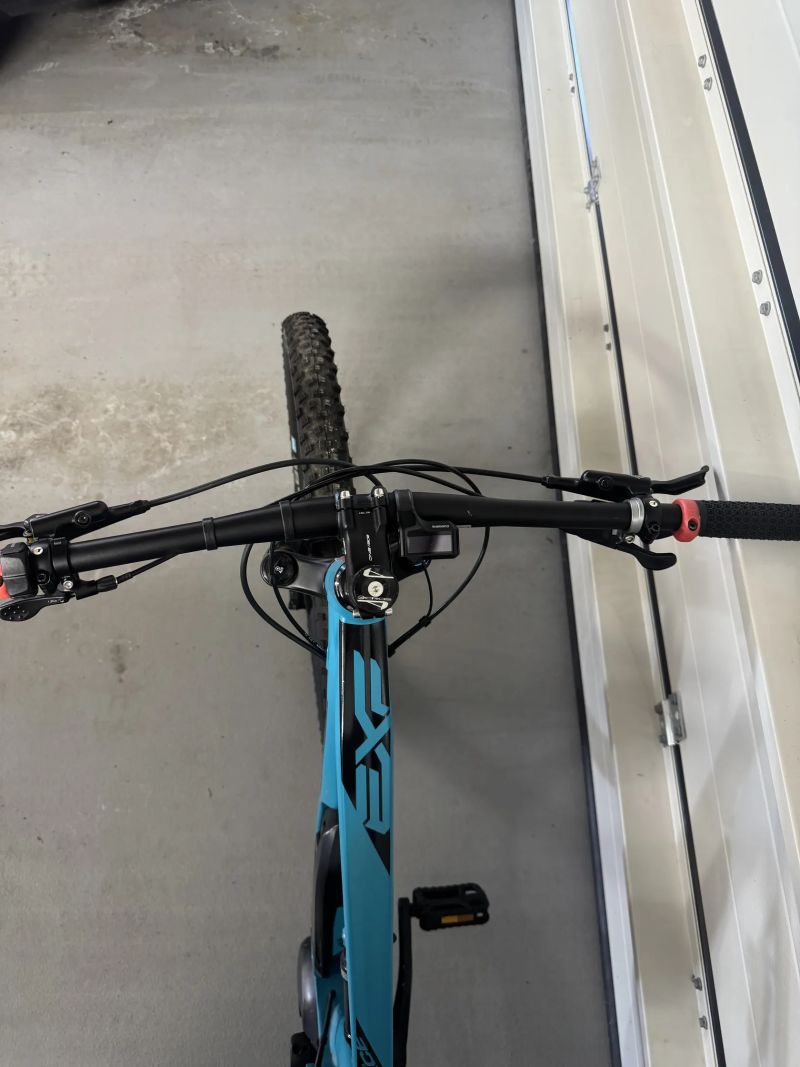 Superior eXF 919 (2020) – celoodpružené elektrokolo, Shimano E8000, 2967 km