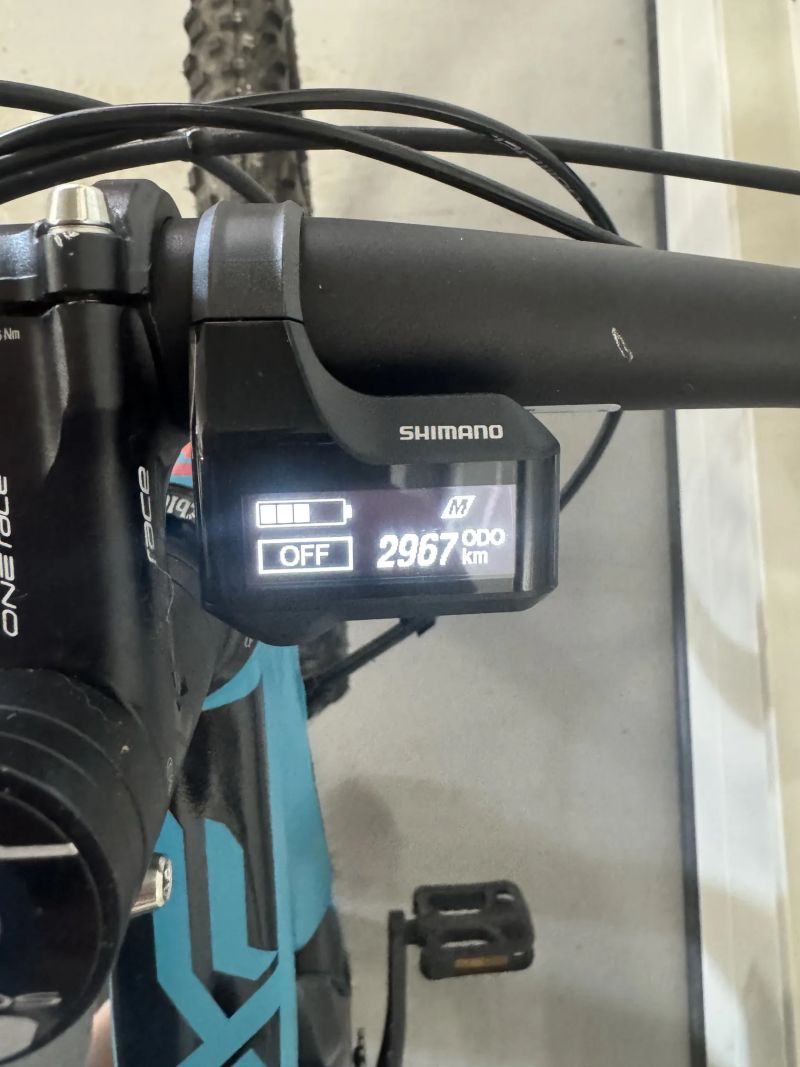 Superior eXF 919 (2020) – celoodpružené elektrokolo, Shimano E8000, 2967 km