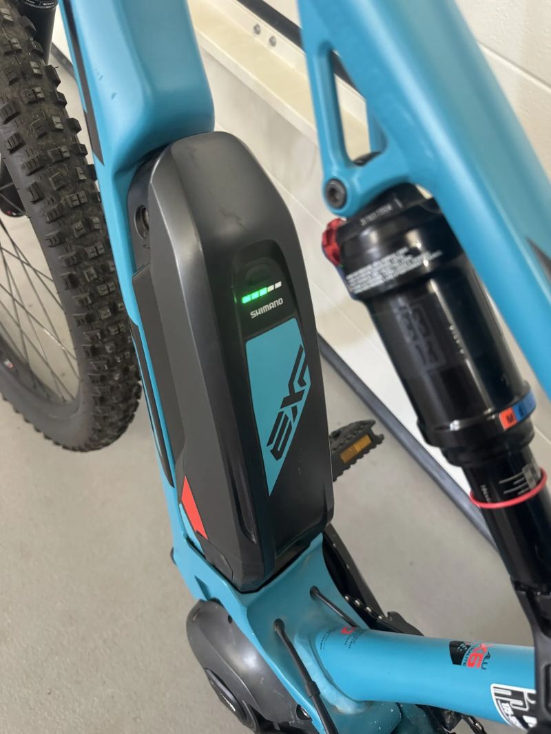 Superior eXF 919 (2020) – celoodpružené elektrokolo, Shimano E8000, 2967 km