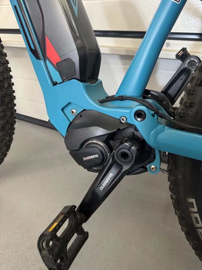 Superior eXF 919 (2020) – celoodpružené elektrokolo, Shimano E8000, 2967 km