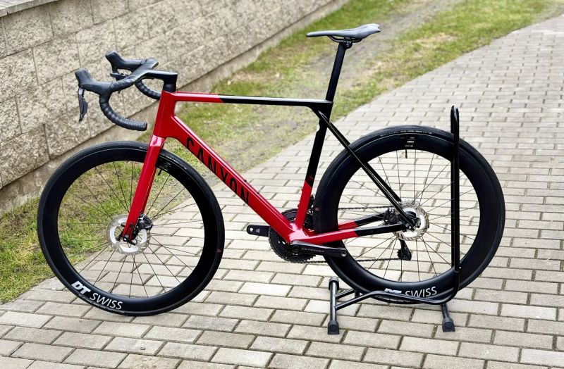 Canyon Ultimate CF SL 8 AERO, Dt Swiss 1100, Di2, wattmetr, vel. L, 7.1kg