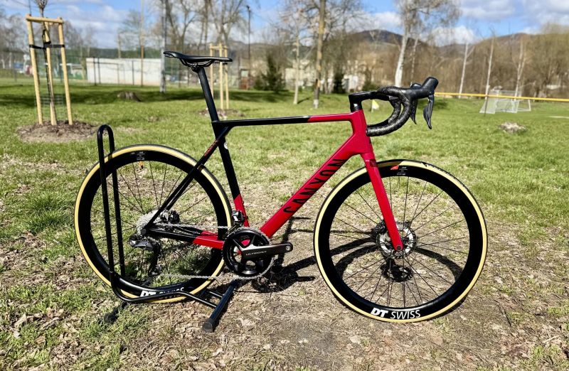 Canyon Ultimate CF SL 8 AERO, Dt Swiss 1100, Di2, wattmetr, vel. L, 7.1kg