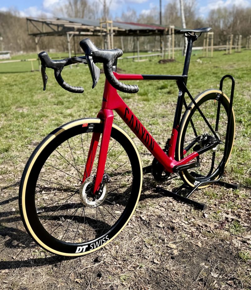 Canyon Ultimate CF SL 8 AERO, Dt Swiss 1100, Di2, wattmetr, vel. L, 7.1kg