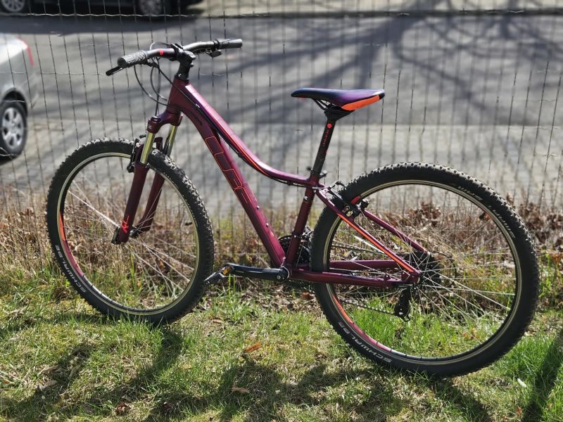 Cube Access WS, velikost rámu XS, kola 27,5