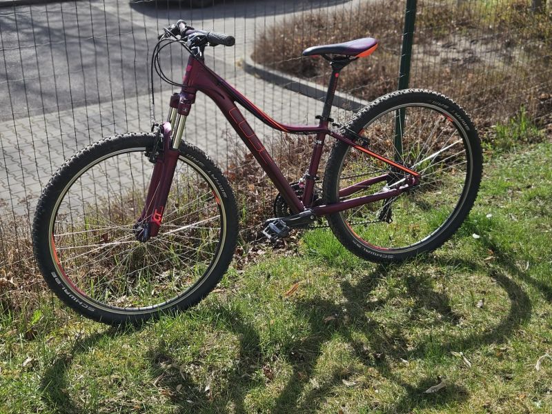 Cube Access WS, velikost rámu XS, kola 27,5