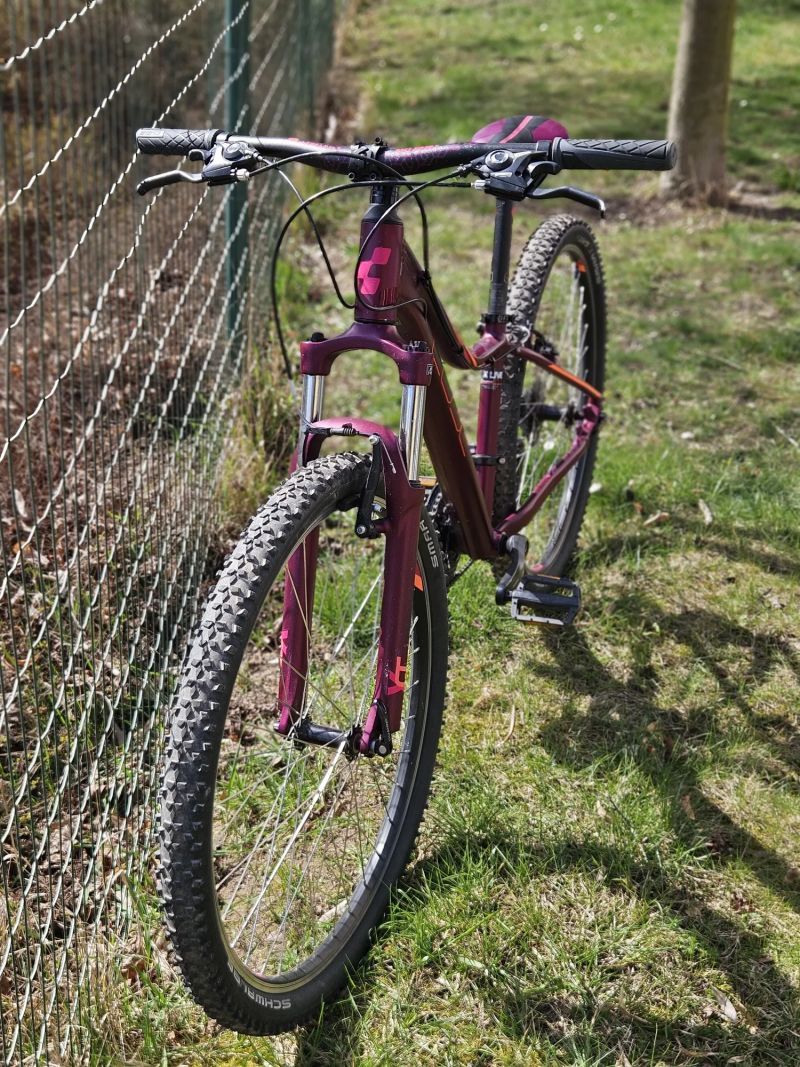 Cube Access WS, velikost rámu XS, kola 27,5