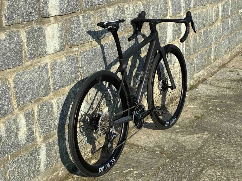 Prodám špičkový zánovní Canyon Endurace CFR Sram Red AXS / sleva 60.000 Kč / najeto pouhých 500 km