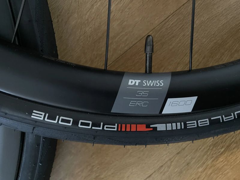 Karbonová kola DT Swiss 1600 ERC 35