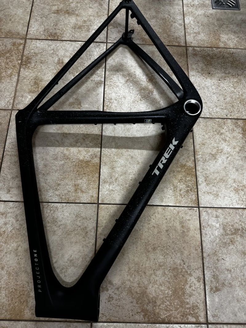 Gravel rámová sada TREK Checkmate SLR včetně příslušenství