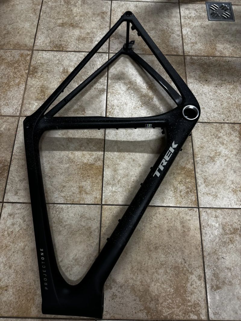 Gravel rámová sada TREK Checkmate SLR včetně příslušenství