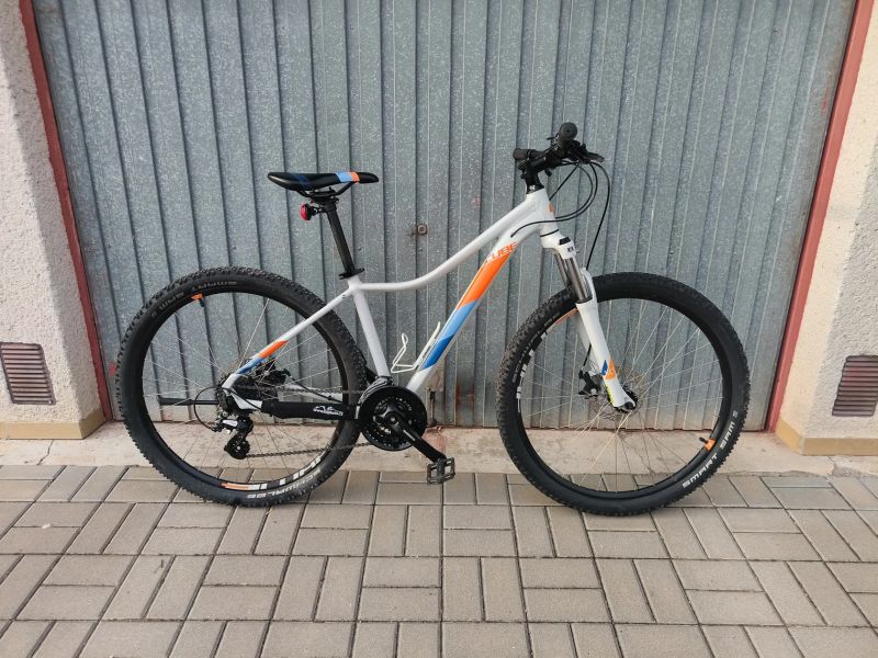 CUBE 27,5 dívčí horské kolo 