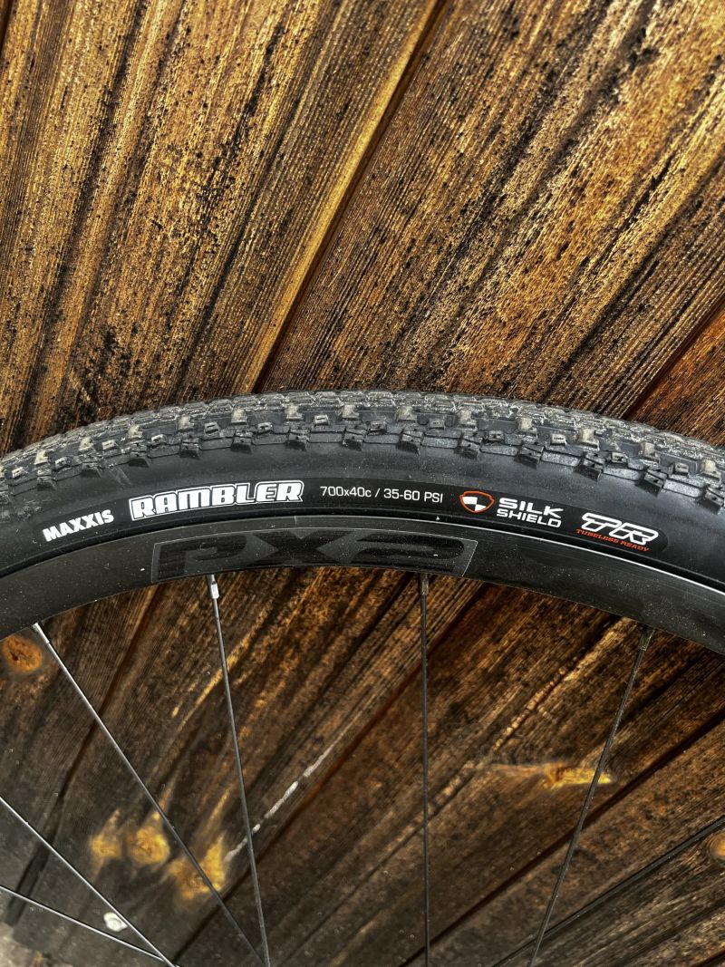 Prodám Giant P-X2 + Maxxis Rambler + Giant MPH kotouče