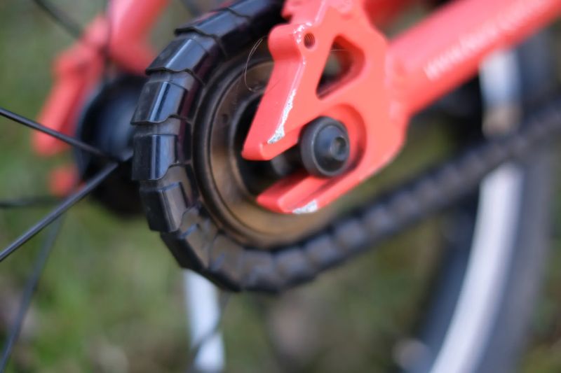 Beany Zero 16 červené – nejlehčí dětské kolo (5,1 kg) 