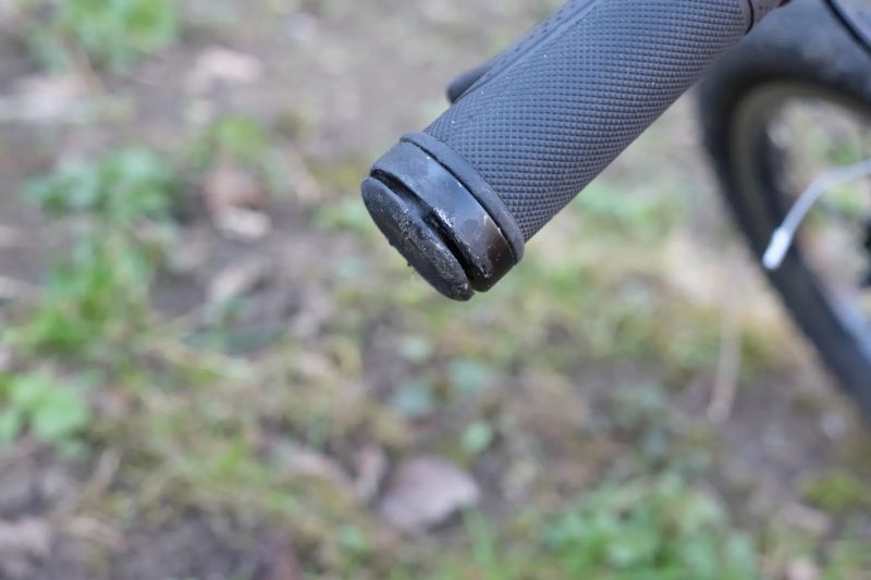 Beany Zero 16 červené – nejlehčí dětské kolo (5,1 kg) 