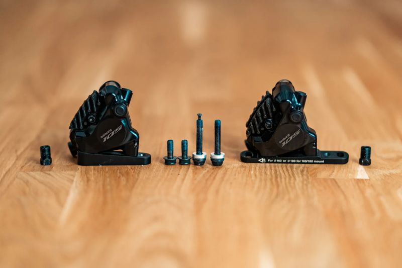 Shimano 105 R7100-komplet sada 12s + set zapletených kol