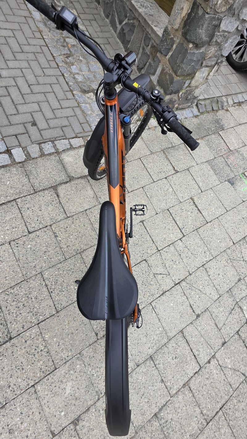 GIANT Stance E+ 2 (625Wh) - Skvělá výbava, zánovní stav