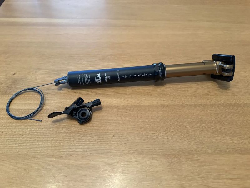 Nová teleskopická sedlovka Fox Transfer, Kashima Coating včetně Fox páčky