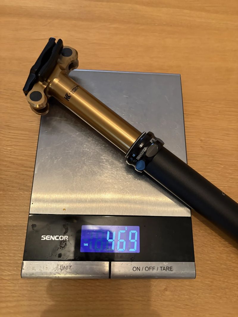 Nová teleskopická sedlovka Fox Transfer, Kashima Coating včetně Fox páčky