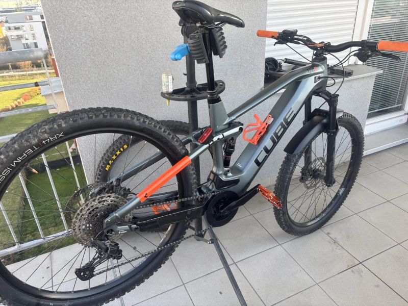 Cube Stereo Hybrid 120 P