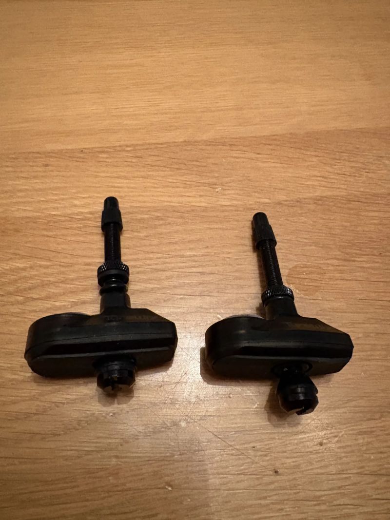 Sensory tlaku SRAM QUARQ AM TYREWIZ 2.0 včentě ventilků