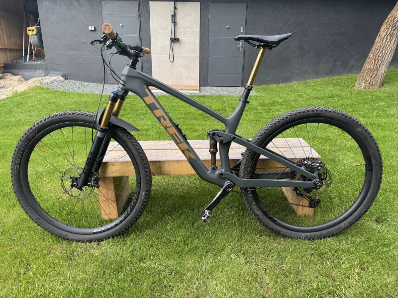 TREK TopFuel 9.8 XT Gen 3 ProjectONE, vel.L,najeto max 1000km, nevyužitý.