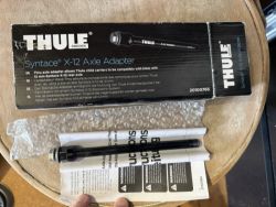 Pevná osa Syntace X-12 a držák/hák vozíku Thule Chartiot