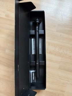 Karbonová sedlovka NEWMEN 27,2 x 350 mm