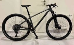 Specialized Chisel 2022 rychlý XC hardtail