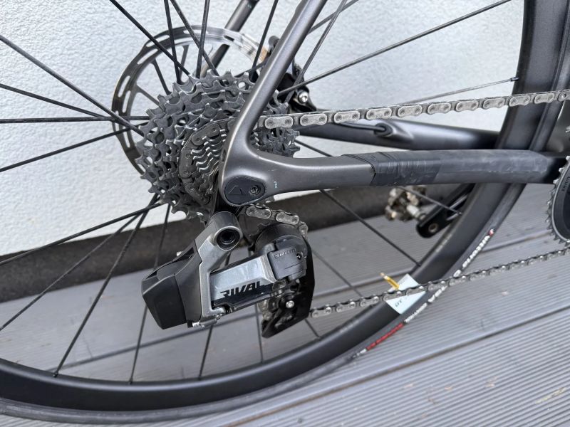 Canyon endurance/roadlite Sram Rival wattmetr